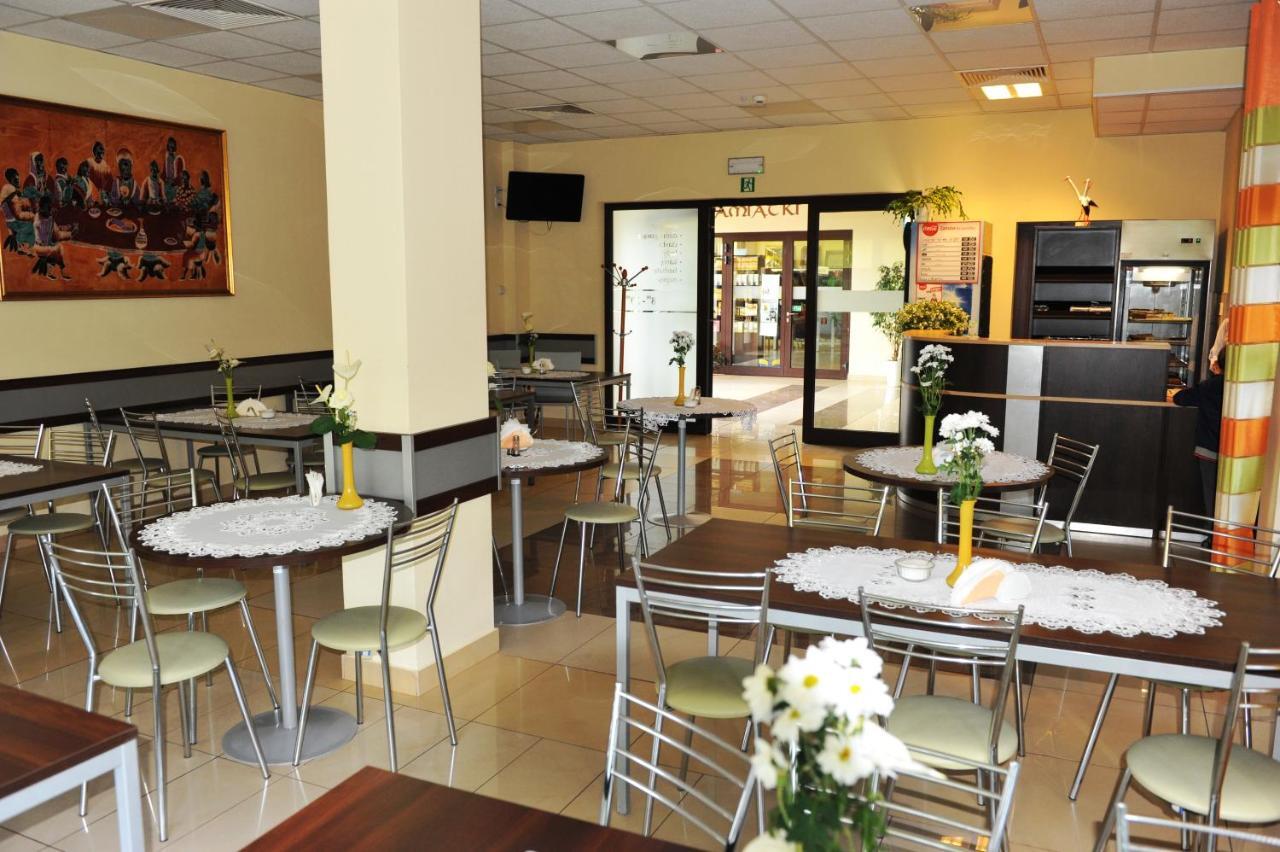 Centrum Ostra Brama Im. Jana Pawla II Skarżysko-Kamienna 外观 照片